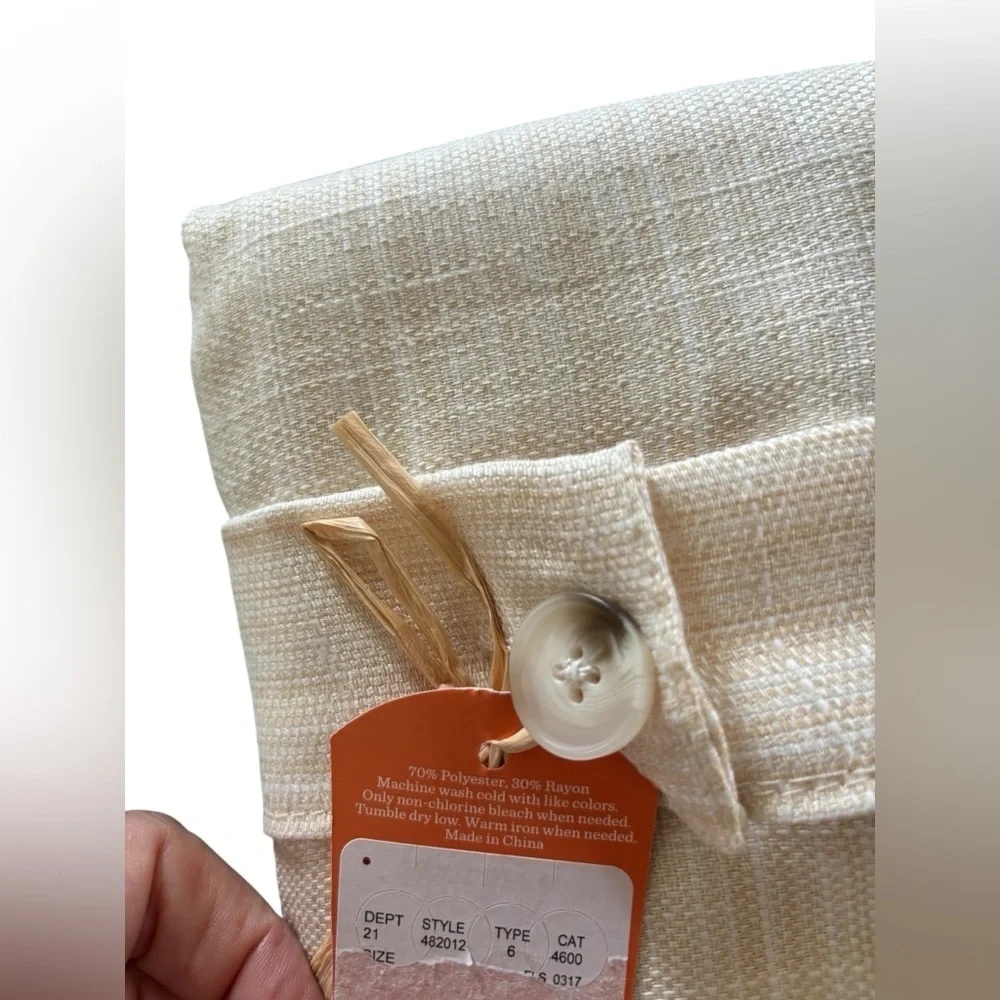 Tommy Bahama Logo Beige White Classic Set of 4 Dinner Napkins Square Holiday